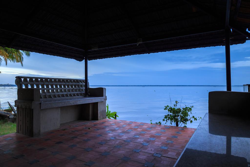 Orchid Lake View Homestay Alappuzha Exterior photo