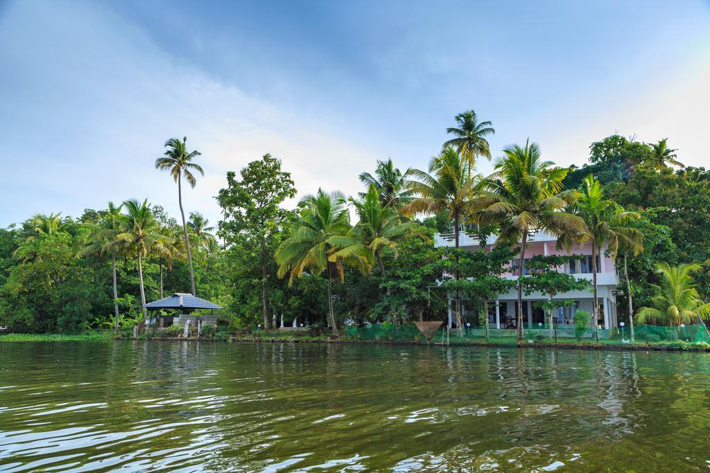 Orchid Lake View Homestay Alappuzha Exterior photo