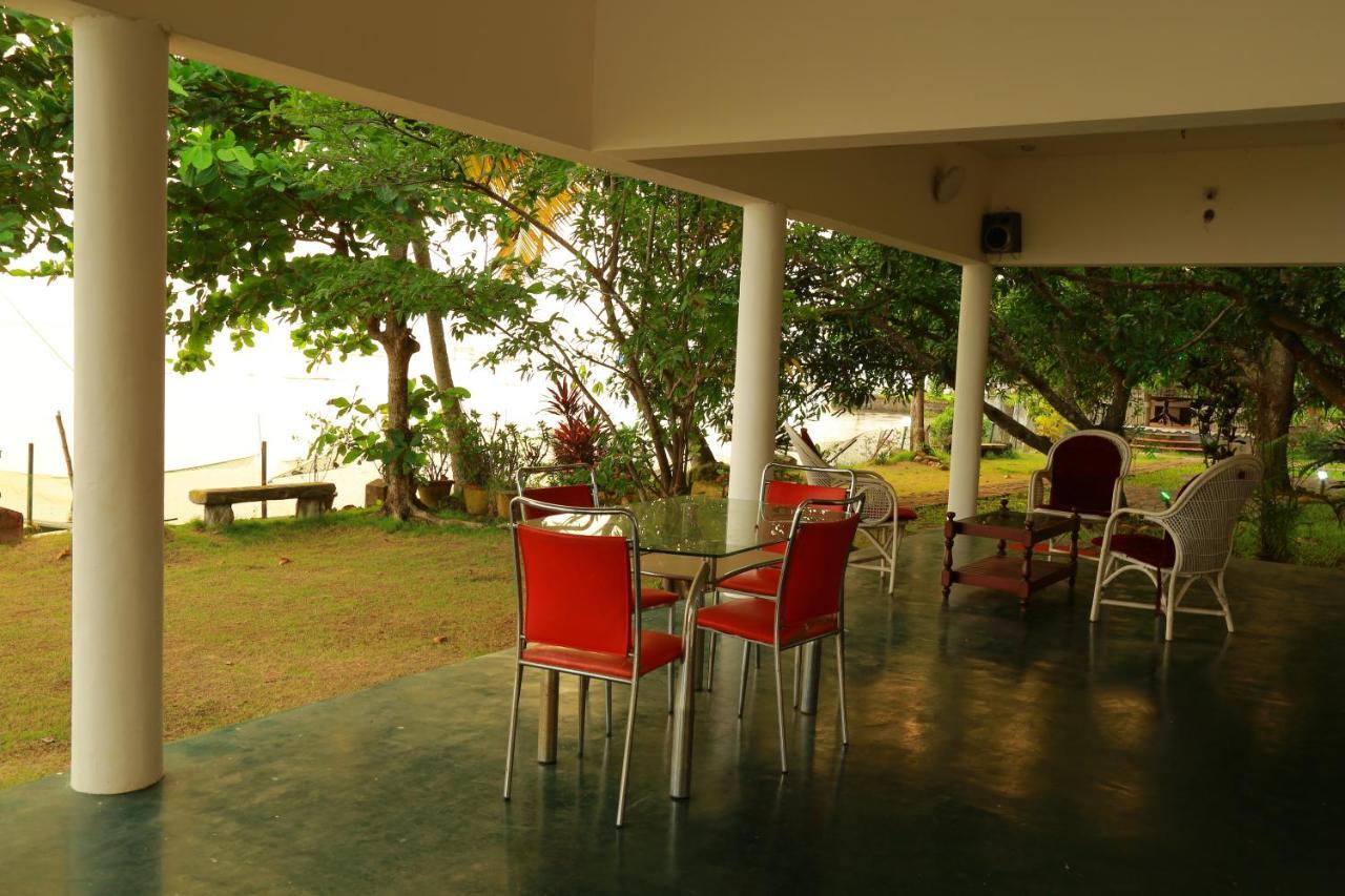 Orchid Lake View Homestay Alappuzha Exterior photo